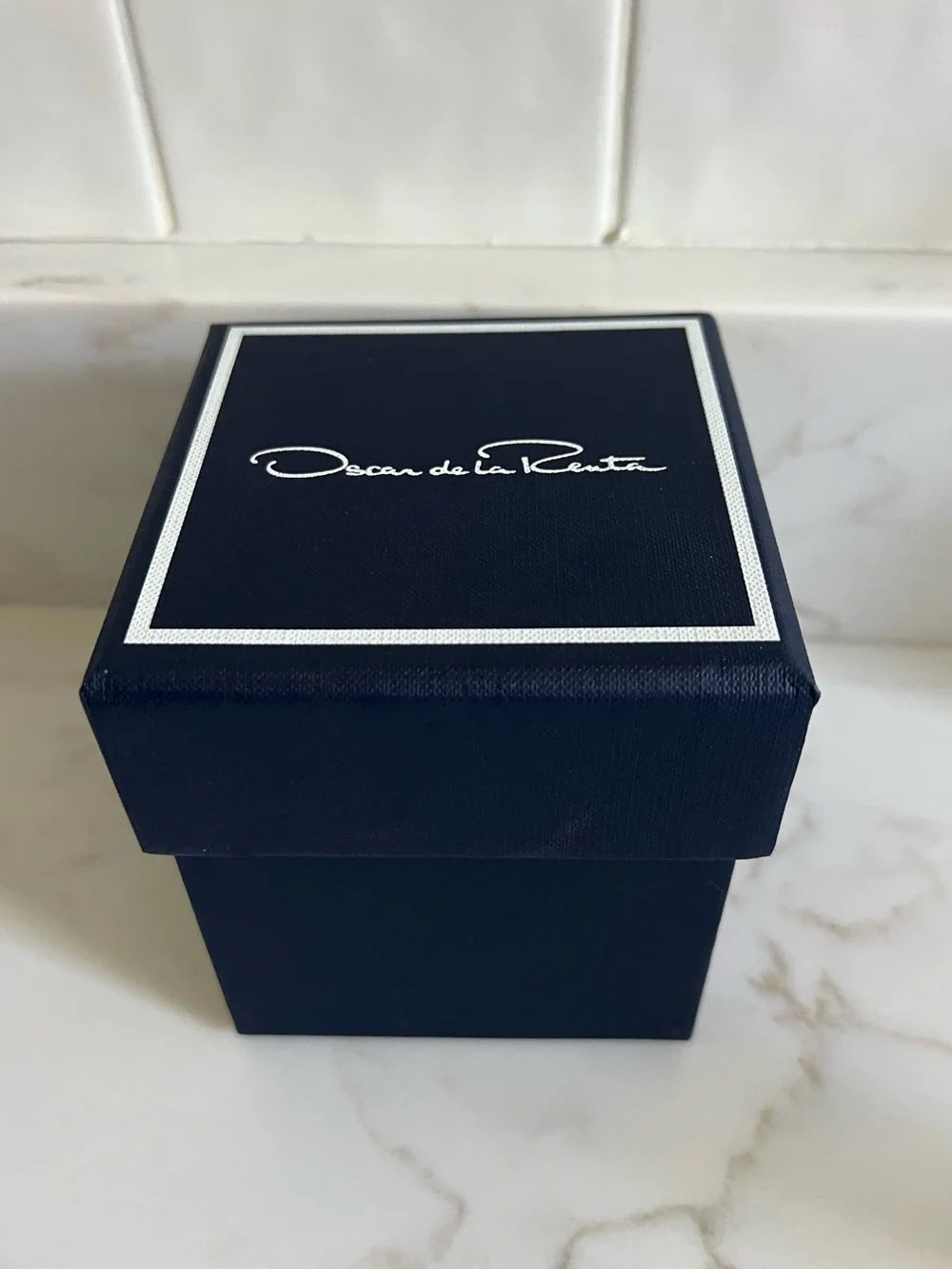NIB Oscar de la Renta Orange Clove Holiday Candle - 10.5oz